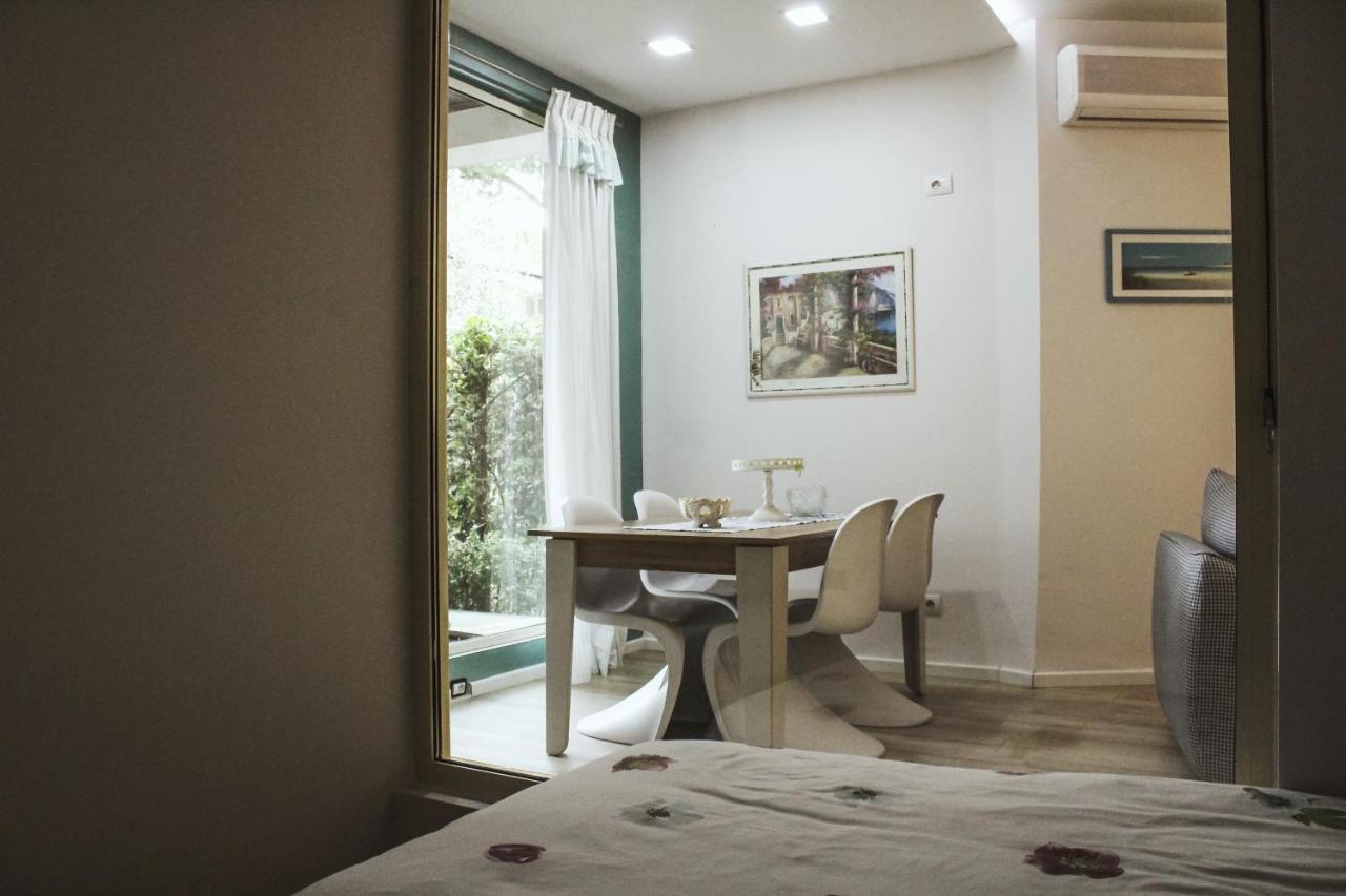 Ivy Lalzi Bay Beach House Durres Ngoại thất bức ảnh